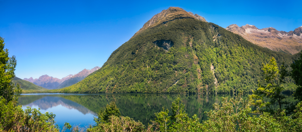 Lake Gunn on Milford Highway in New Zealand 